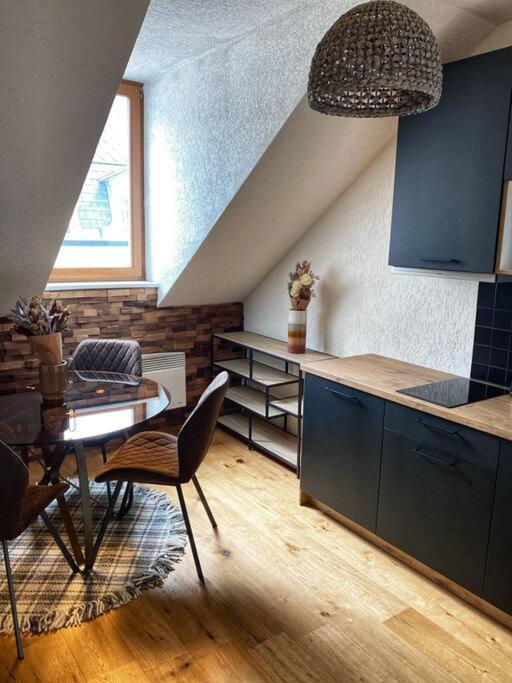 Cozy And Warm Apartment In The Heart Of Karlsbad Exteriör bild